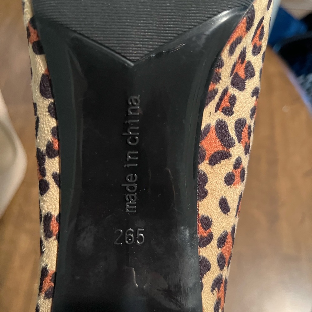 ๐ ๐Leopard High Heels ๐ ๐ - Picture 3 of 4